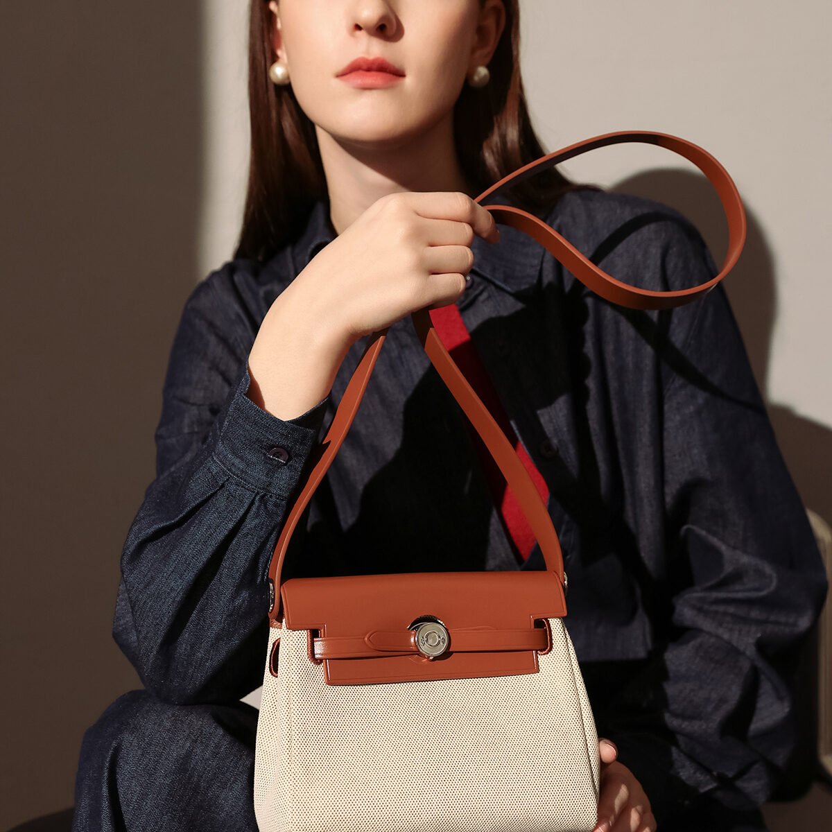 Carolina Universal Mini Leather Shoulder Bag